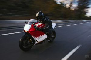 SuperStrada: revisiter la Ducati 900 SS, 25 ans après