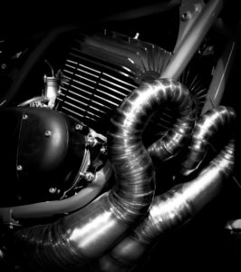 Dérivé de la course: Yamaha RD350 Cafe Racer par MotoExotica
