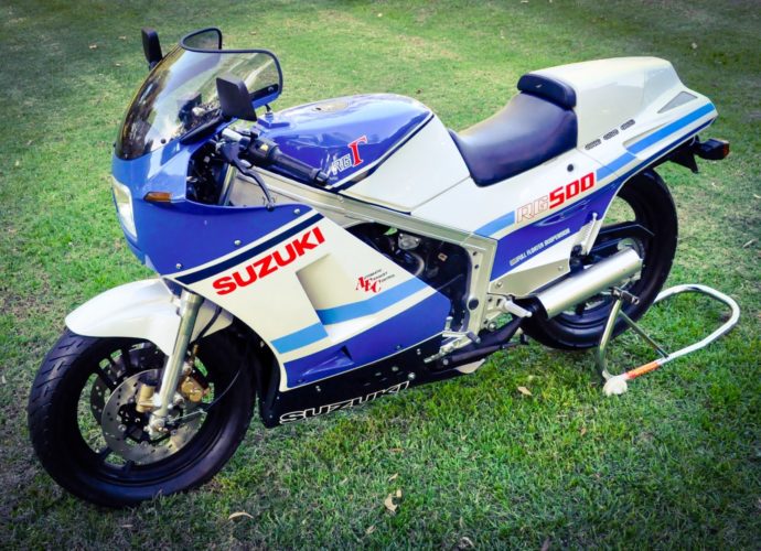 la Suzuki RG500 de collection ultime sauvée du concasseur