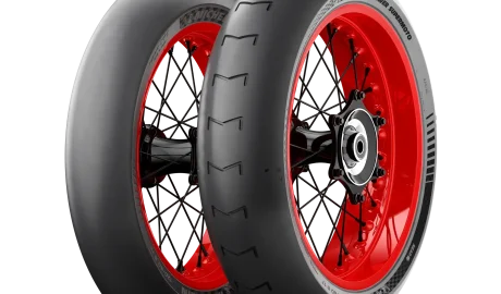 Choisir le bon pneu moto pour circuit : les critères essentiels à connaître